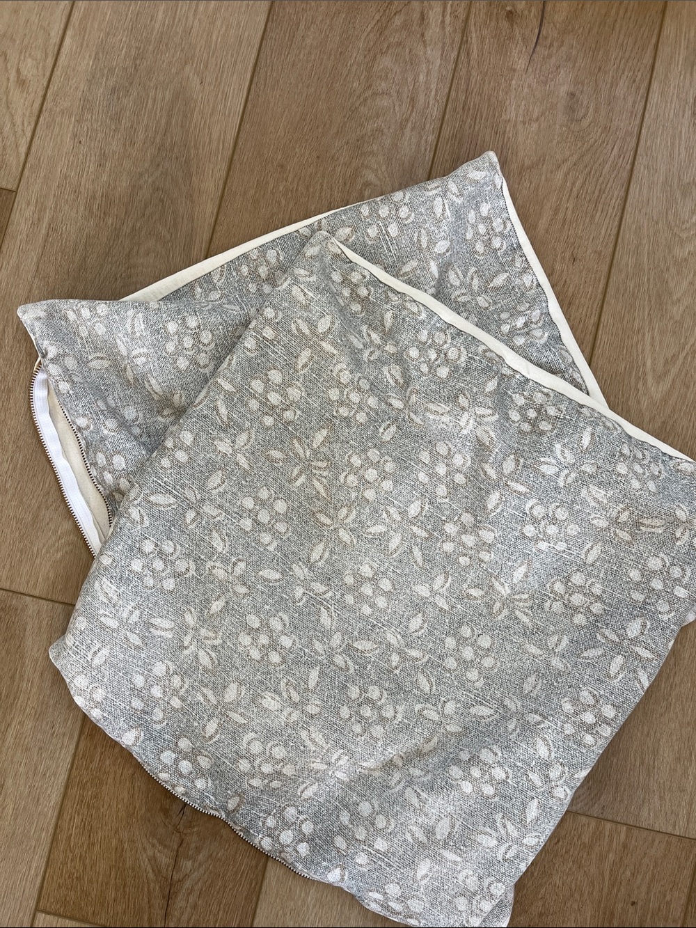 Jolie Marche 20x20 pillow case cover